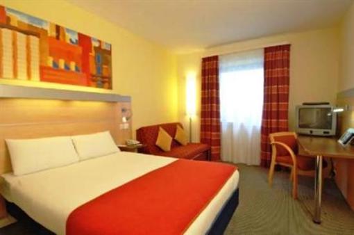 фото отеля Holiday Inn Express Stevenage