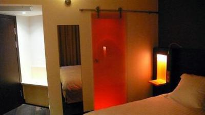 фото отеля Kyriad Paris Ouest Puteaux