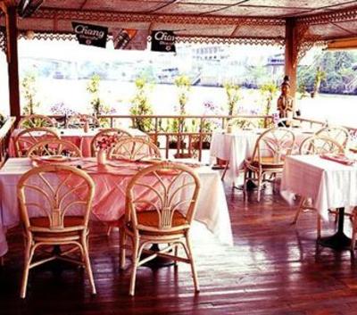 фото отеля Ayothaya Riverside Hotel