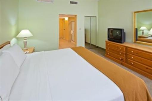 фото отеля Baymont Inn and Suites Fishers Indianapolis Area