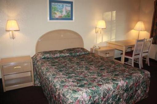 фото отеля Deluxe Inn Kingstree