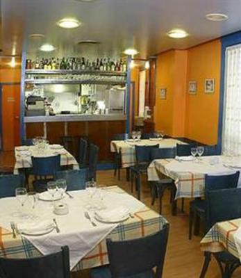 фото отеля Rugaca Hostal Huesca