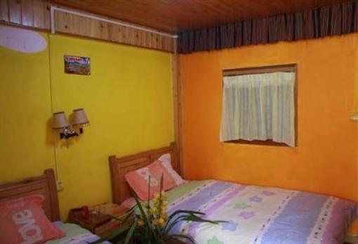 фото отеля Begonias Garden Hostel