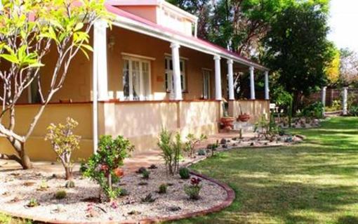 фото отеля Bisibee Guest House Oudtshoorn