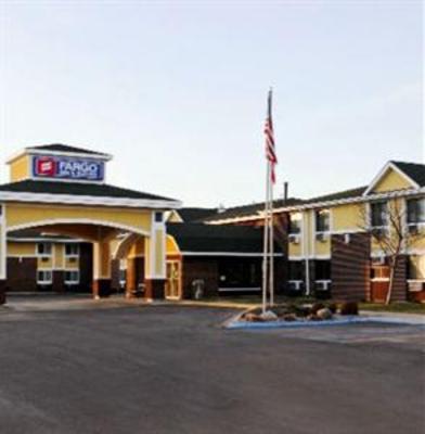 фото отеля Fargo Inn & Suites