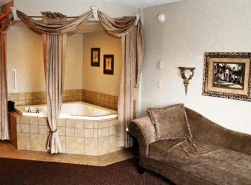 фото отеля Fargo Inn & Suites