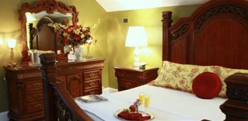 фото отеля Red Rocker Inn
