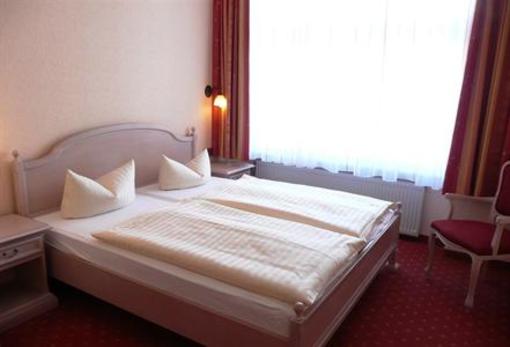 фото отеля Hotel Dünenschloss Zinnowitz