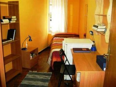 фото отеля Hostal San Marius Travessera Barcelona