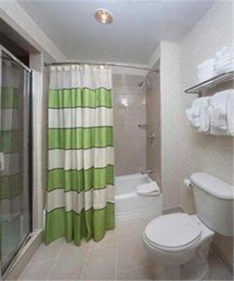 фото отеля Royal St Charles Hotel