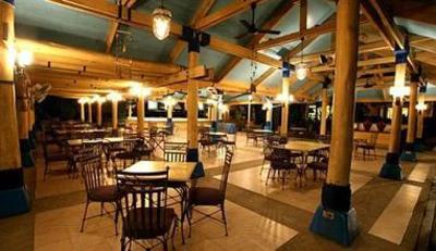 фото отеля Waterfront Insular Hotel Davao