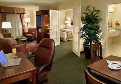 фото отеля Fairfield Inn & Suites Toronto Airport