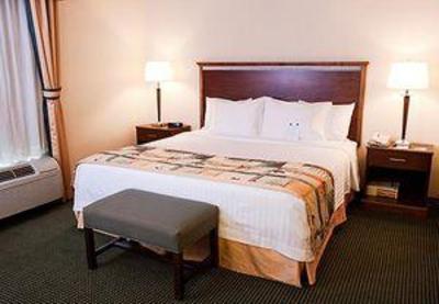 фото отеля Fairfield Inn & Suites Toronto Airport