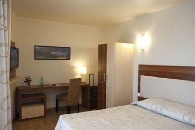 фото отеля 1Ere Avenue Val Senart Hotel Quincy Sous Senart