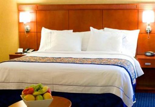 фото отеля Courtyard by Marriott Santa Clarita