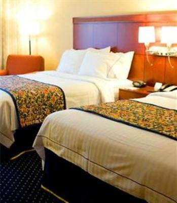 фото отеля Courtyard by Marriott Santa Clarita