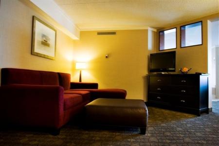 фото отеля Hilton Suites Winnipeg Airport