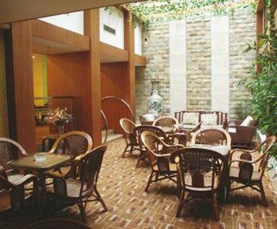 фото отеля Yangzhong Hotel