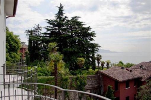 фото отеля Villa Mughetto Apartments Gardone Riviera