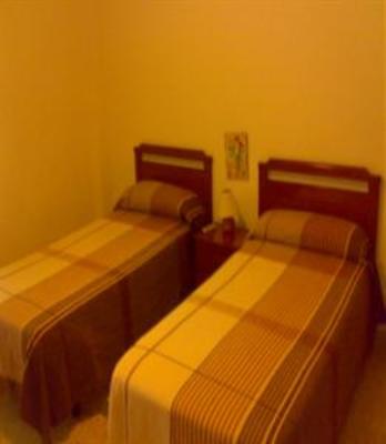 фото отеля Pension Cinco Villas Logrono