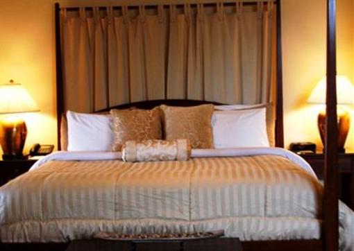 фото отеля Harrison Plaza Suite Hotel