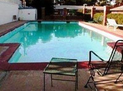 фото отеля Econo Lodge Pratt