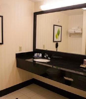 фото отеля Fairfield Inn & Suites by Marriott Bedford