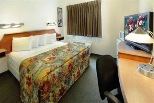 фото отеля Red Roof Inn Queensbury