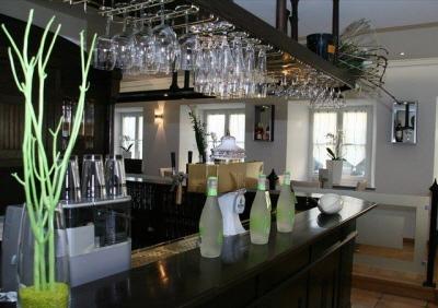 фото отеля Landhotel Weisser Hahn Wemding