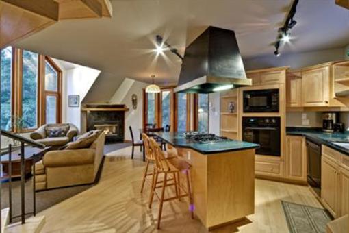 фото отеля Whistler Home & Chalet Rentals