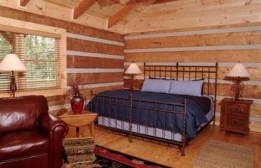 фото отеля Dancing Bear Lodge