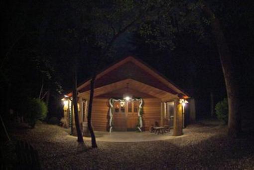 фото отеля Dancing Bear Lodge