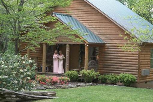 фото отеля Dancing Bear Lodge