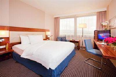 фото отеля Moevenpick Hotel & Casino Geneva