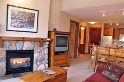 фото отеля Fireside Lodge Sun Peaks