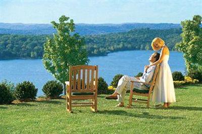 фото отеля Chateau on the Lake Resort Spa & Convention Center Branson