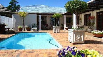 фото отеля Dolphin Inn Cape Town
