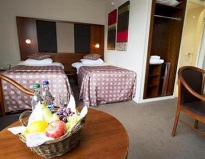 фото отеля The Normandy Hotel Renfrew (Scotland)