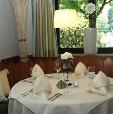фото отеля Hotel Restaurant Hirsch