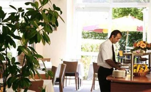 фото отеля Hotel Des Remparts Rochefort (France)