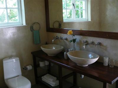 фото отеля De Trafford Garden Cottage