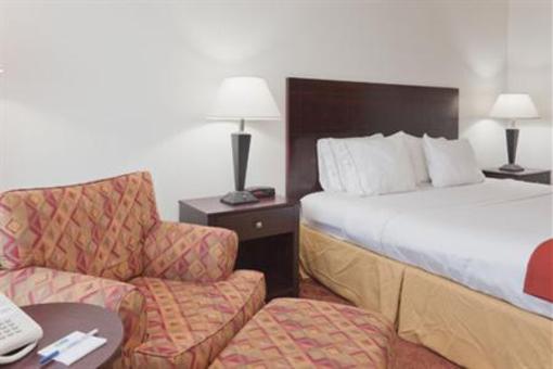 фото отеля Holiday Inn Express Rensselaer