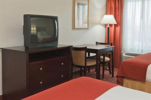 фото отеля Holiday Inn Express Rensselaer