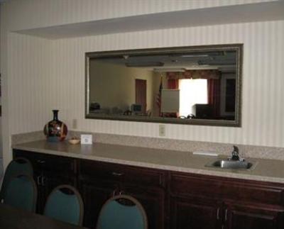 фото отеля Holiday Inn Express Rensselaer