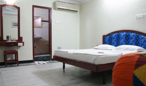 фото отеля Hotel Sri Sabthagiri