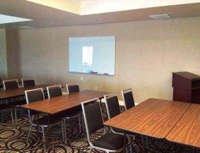 фото отеля Holiday Inn Express Hotel & Suites Marion Northeast
