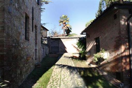 фото отеля La Grotta Di Montecchino Farm House Siena