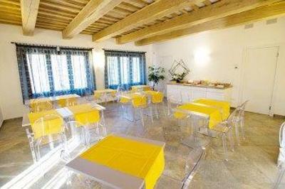 фото отеля Airone B&B Frasassi