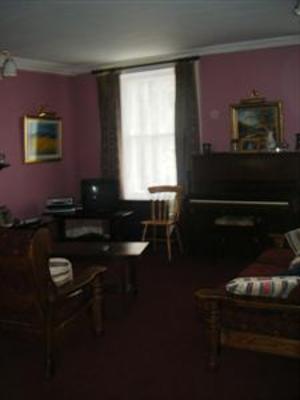 фото отеля Mountshannon Hotel