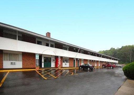 фото отеля Econo Lodge Inn & Suites Northborough